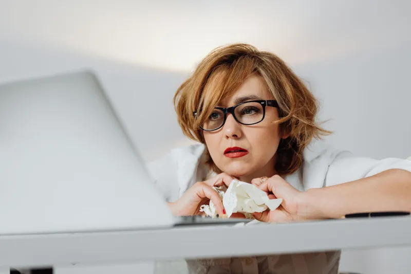 The Silent Career Tax: How Herpes Anxiety at Work Drains Performance—and What Proactive Treatment Changes